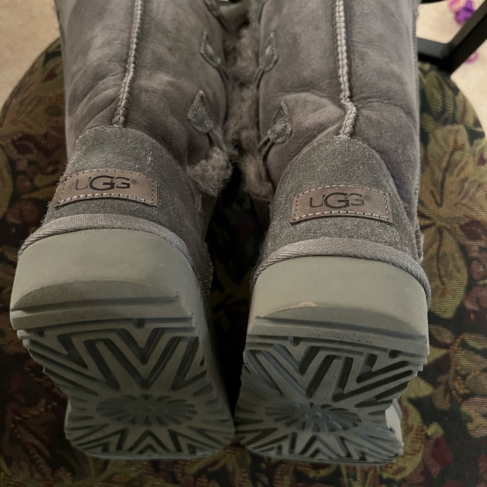 UGG Women's Bailey Button Triplet - Picture 10 of 14